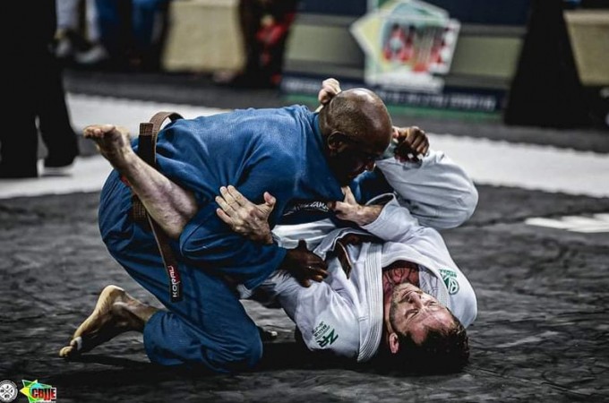 Jiu-jitsu: Atleta de Ibitinga conquista t�tulo mundial, em Campinas