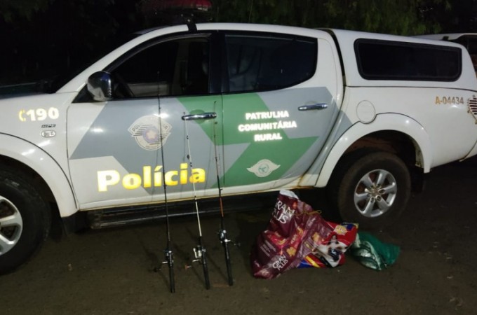 PM Ambiental aplica multa por pesca irregular no Rio Jacar� Pepira