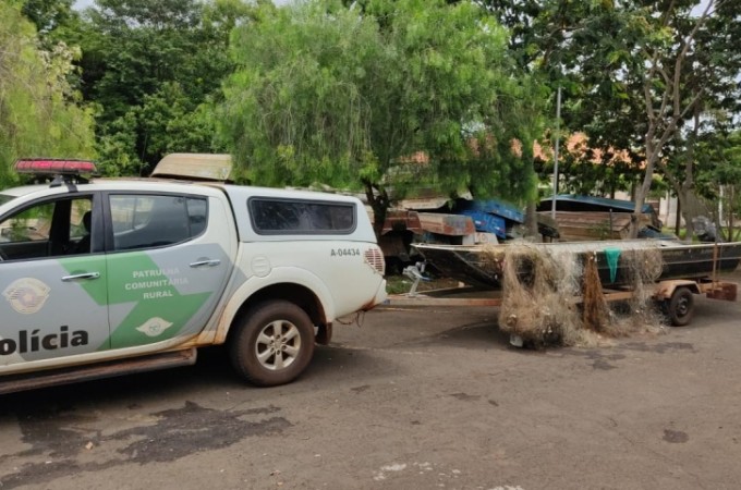 PM Ambiental apreende rede de pescadores no Rio Jacar�-Gua�u