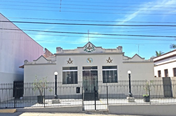 Loja Estrela de Ibitinga doa dois Respiradores para a Santa Casa