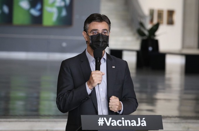 SP relaxa regras e libera funcionamento de comrcio at s 21 hs