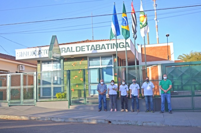 Extens�o de base do Sindicato Rural em Tabatinga hasteia bandeiras