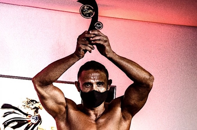 Atleta de Ibitinga conquista trof�u em competi��o de fisiculturismo