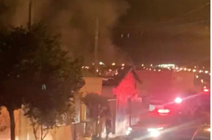 Inc�ndio atingiu casa na Vila Maria