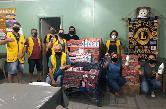 Lions Club arrecadou leite doado para o Lar So Vicente de Paula