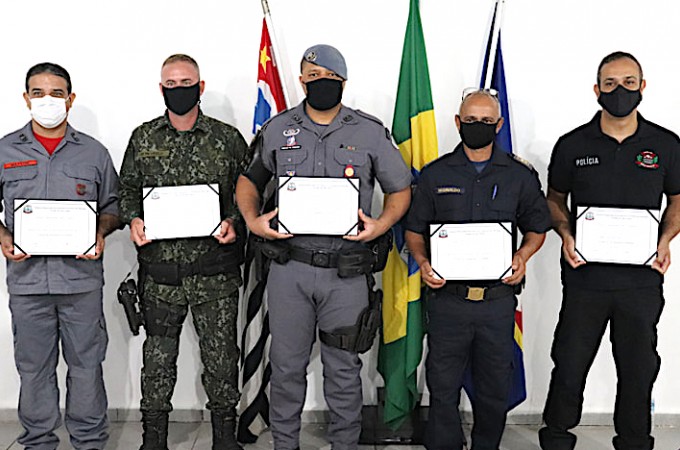 Profissionais da �rea de seguran�a receberam homenagem