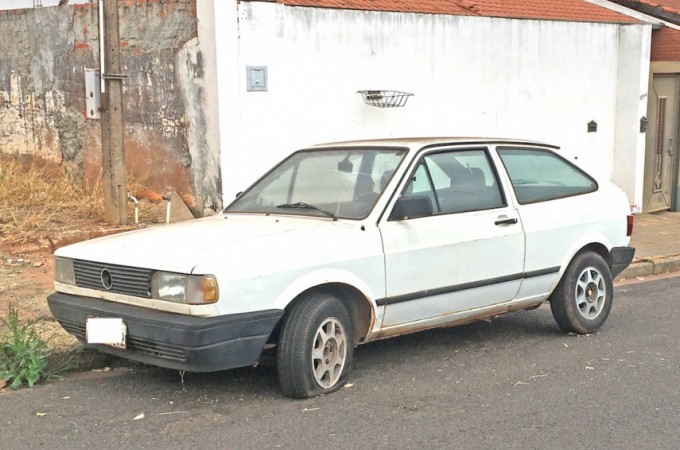 Prefeitura notifica abandono de 74 veculos em ruas de Ibitinga