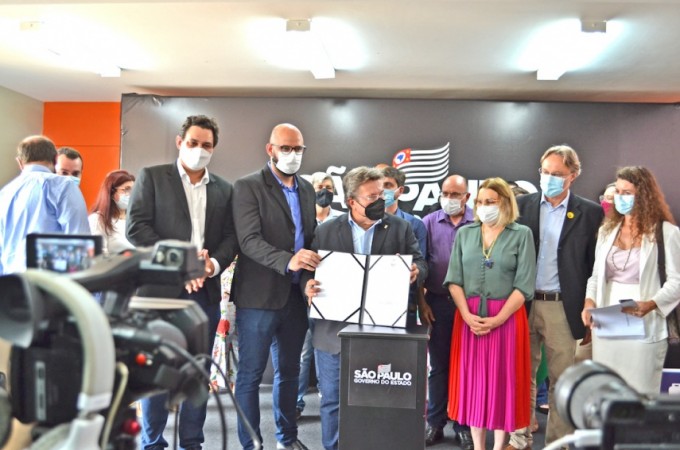 Governo do Estado assina conv�nio de R$ 1,5 milh�o para reciclagem