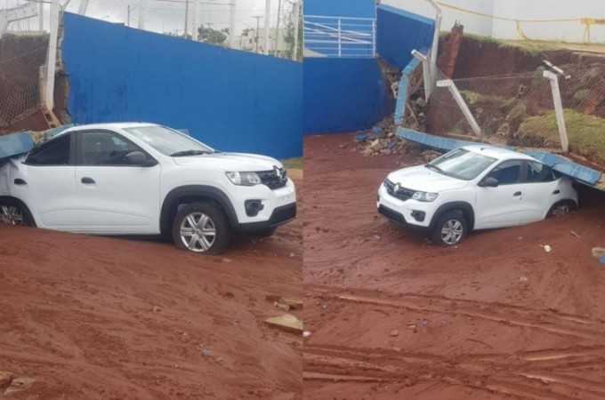 Muro do Centro de Especialidades de Ibitinga cai em cima de ve�culo 