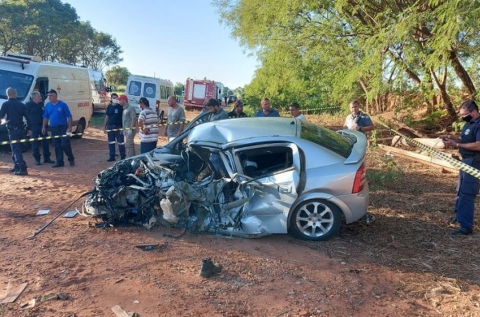 Borborema: Batida entre carro e caminh�o deixa 2 feridos em rodovia