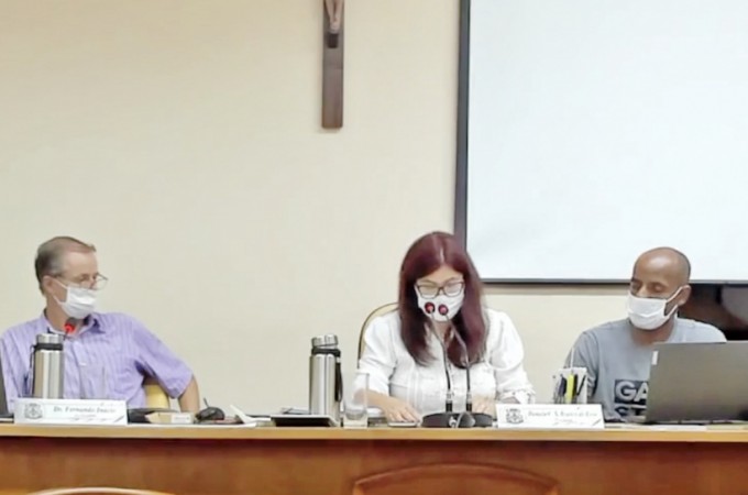 Vereadores votaram extin��o e cria��o de cargos comissionados