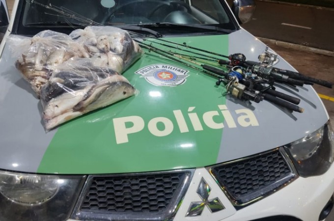 PM Ambiental flagra 7 pescadores no Rio Jacar� Pepira