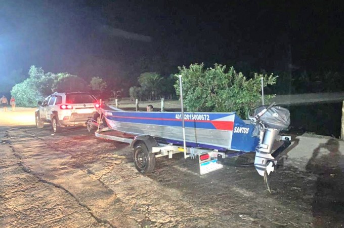 PM Ambiental flagra pescadores no Rio Tiet�, em Cambaratiba