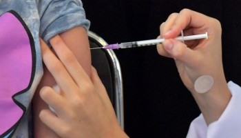 covid-19-ibitinga-inicia-4a-dose-para-idosos-acima-de-80-anos