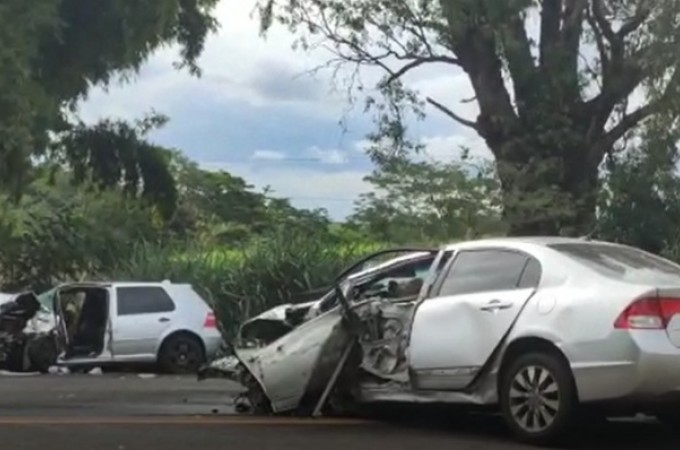 Araraquara: Acidente deixa um morto, 3 feridos e 3 carros destrudos