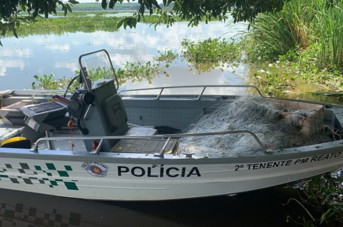 PM Ambiental flagra pescador com rede no Rio Tiet�