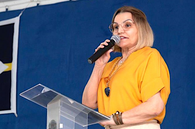 Cristina Arantes pediu afastamento; Frauzo assumiu