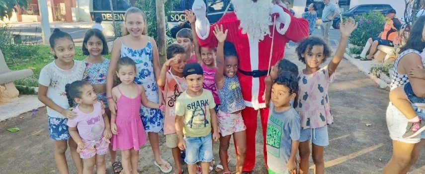 distrito-de-cambaratiba-recebeu-o-papai-noel