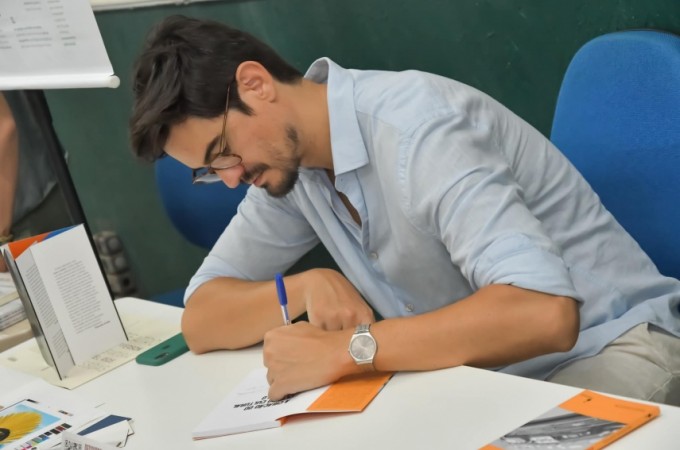 Ibitinguense lanou na FAIBI, livro sobre o Centro Cultural de SP