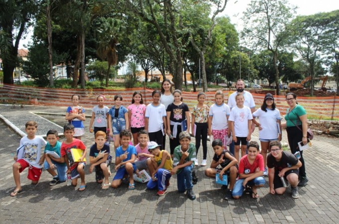 Alunos da Escola Cacilda participaram de projeto na Praa Tibiri