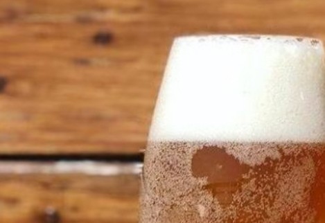 Bons cuidados com copo para uma boa experincia com cerveja