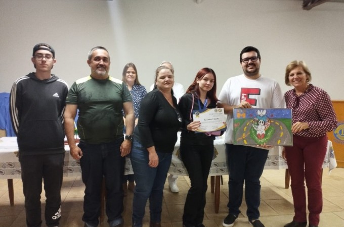 Aluna de Ibitinga conquistou 2 lugar em concurso sobre a paz