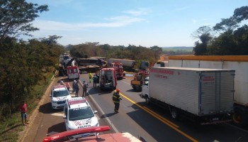 sp-304-acidente-entre-caminhoes-deixa-uma-vitima-ferida