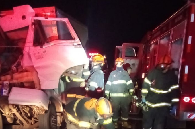 SP-304: Bombeiros s�o acionados devido acidente em Borborema