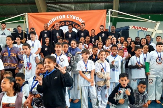 Copinha Regional de Capoeira reuniu 120 atletas no Nicol�o