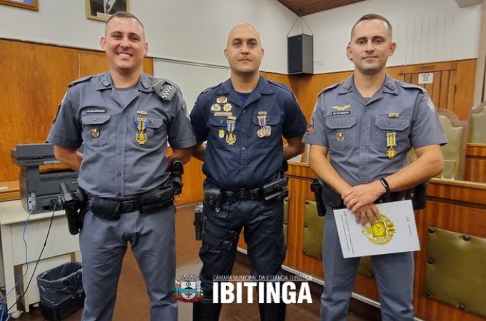 Militares receberam medalhas na C�mara