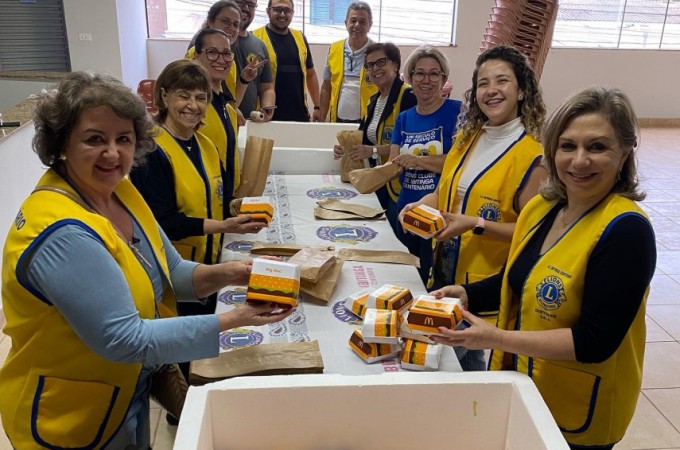 Lions Clube de Ibitinga Centenrio entregou 740 Big Macs