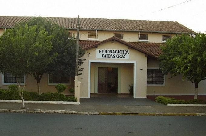 Escola Cacilda  invadida e furtada