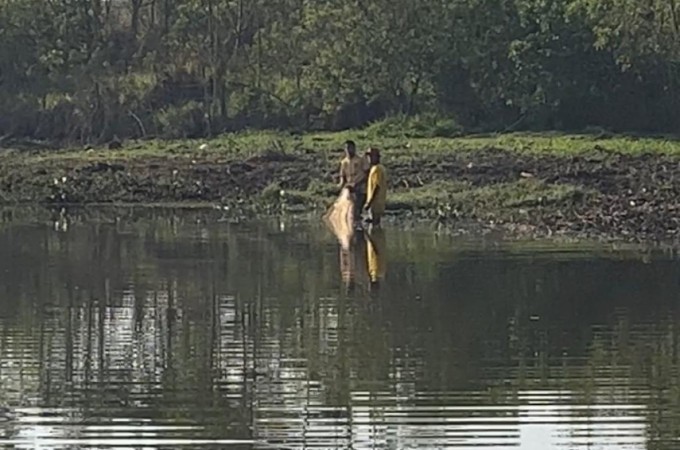 Polcia Ambiental flagra pescadores com redes em Borborema