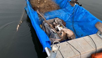 pm-ambiental-apreende-peixes-e-barco-no-rio-jacare-pepira