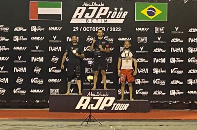 Jiu-Jitsu: Atletas de Ibitinga conquistaram medalhas em Minas Gerais