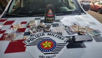 trafico-de-drogas-policia-apreende-drogas-e-prende-2