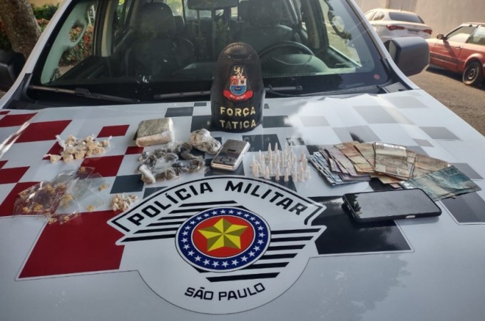 Trfico de Drogas: Polcia apreende drogas e prende 2