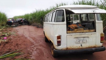 bandidos-com-carro-de-ibitinga-sao-flagrados-furtando-oleo-diesel