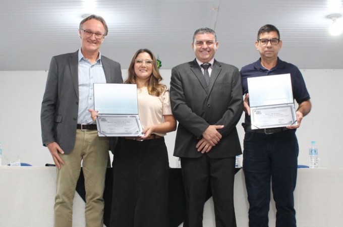 C�mara realizou entrega de T�tulos de Cidad�os como homenagem