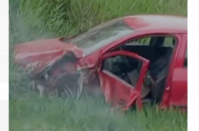 SP-304: Carro colidiu na lateral de caminho