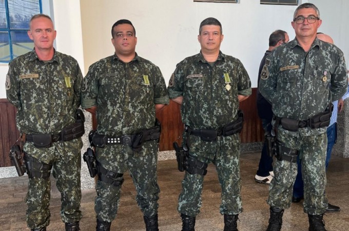 Policiais de Ibitinga s�o homenageados em S.J. do Rio Preto
