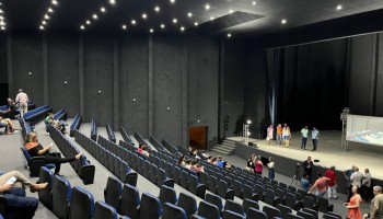 teatro-e-aberto-para-visitacao-pela-1a-vez