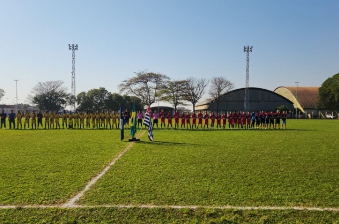 Campeonato Amador: Columa e Bet Star marcaram o in�cio do campeonato