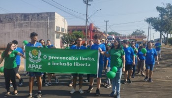 passeata-com-alunos-da-apae-celebraram-o-setembro-verde