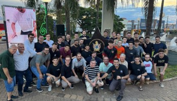 praca-joao-abrao-recebeu-monumento-demolay