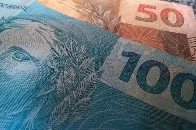 Salrio mnimo sobe para R$ 1.518 com reajuste de 7,5%