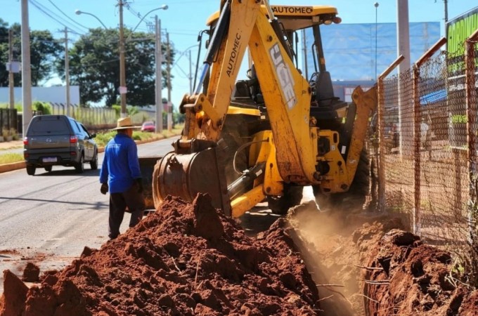 SAAE instala 2 km de tubulaes at poo do Clube de Rodeio