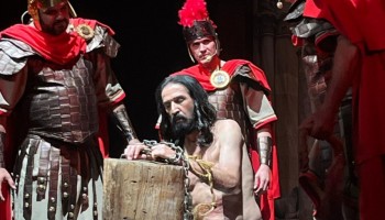 via-sacra-apresentacao-no-teatro-marcou-44-anos-do-espetaculo