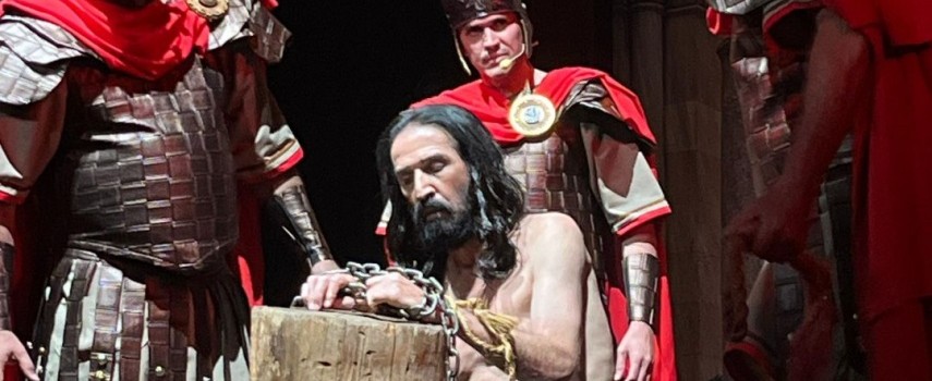 via-sacra-apresentacao-no-teatro-marcou-44-anos-do-espetaculo