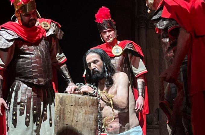 Via Sacra: Apresentao no teatro marcou 44 anos do espetculo 